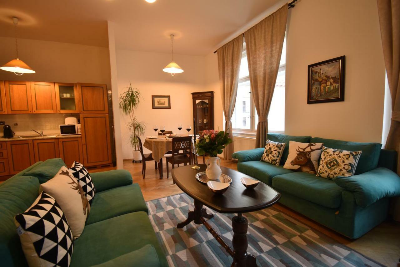 Cozy Flat By The Astronomical Clock Apartamento Praga Exterior foto